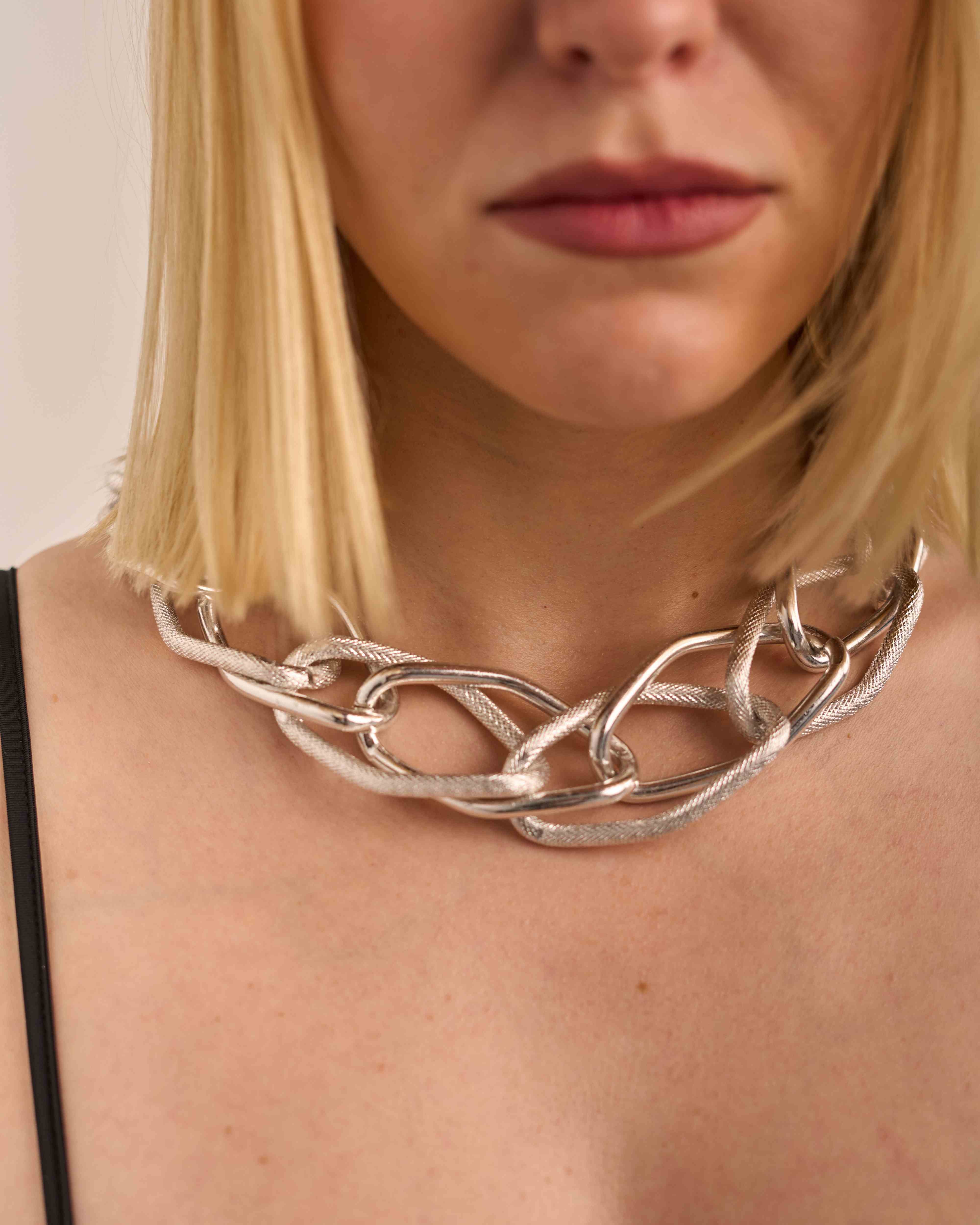 COLLAR RETORCIDO PUNK